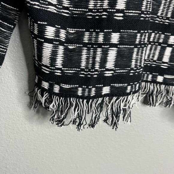 NWT Wildfox Reese Ritzy Fringe Hem Sweater in Black and White V-Neck Size Large - Picture 9 of 11